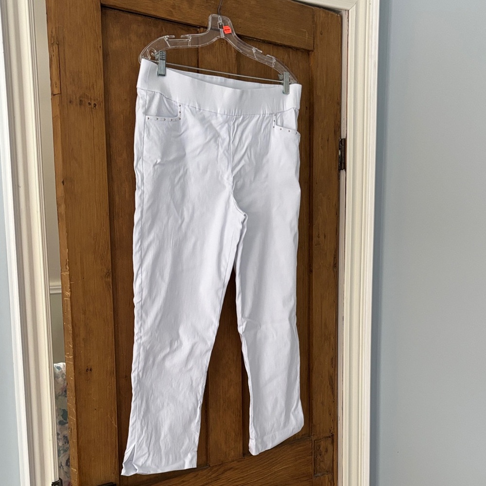 Melanie Lyne Women's White Cropped Pants